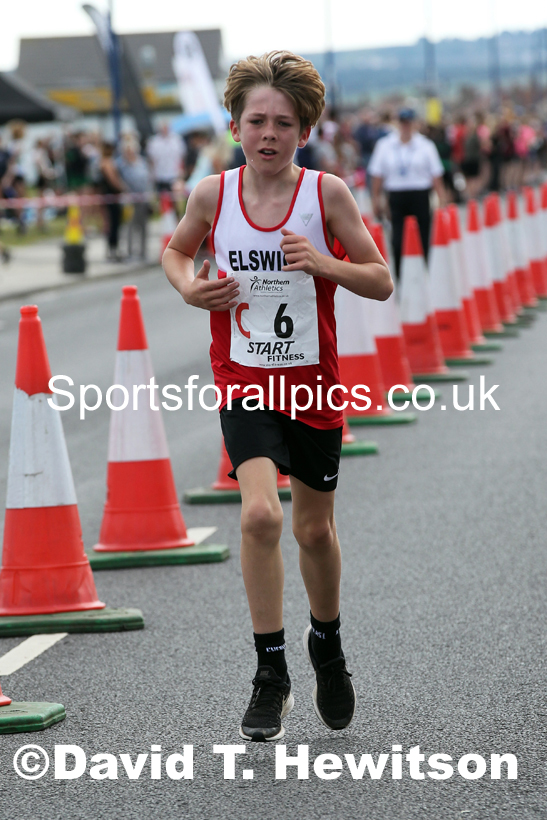 Boys under-13s 2021 Northern 6 and 4 Stage and Young Athletes Road Relays, Redcar. Photo: David T. Hewitson/Sports for All Pics